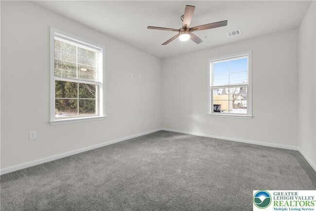 Building Photo - 1513 Maple St