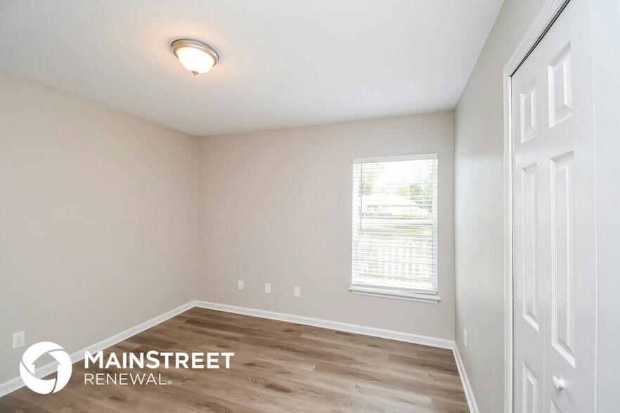 Building Photo - 1521 Ashleigh St