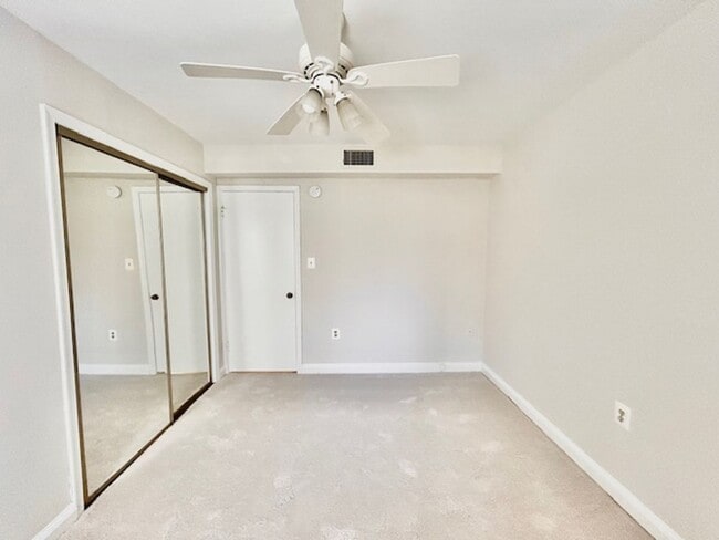 Building Photo - New Price and 2 months free rent!