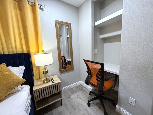 Building Photo - 451 E Lincoln Ave