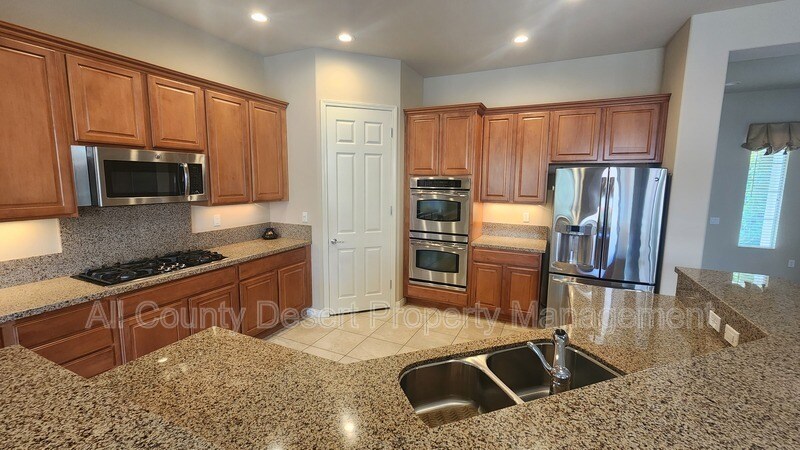 Building Photo - 81566 Avenida Sombra