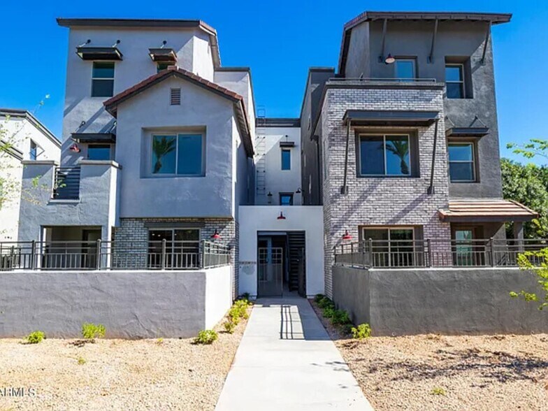 Building Photo - 300 N Gila Springs Blvd