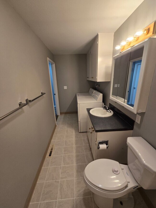 Building Photo - All Seasons Condo