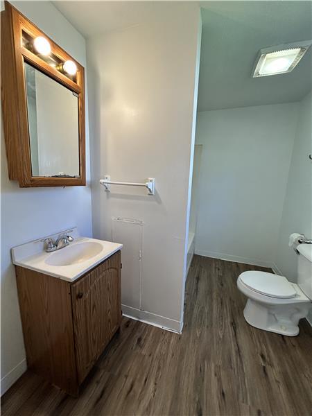 Building Photo - 634 Cove Rd