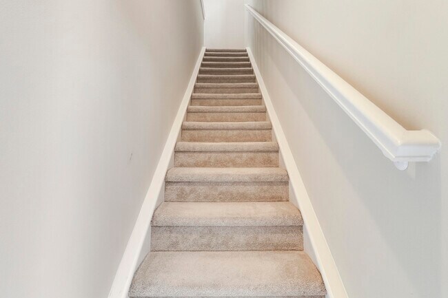 Building Photo - 5029 Grandiflora Rd