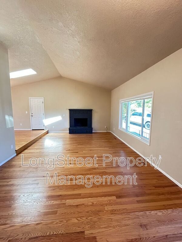 Building Photo - 4181 NW Jasmine Pl