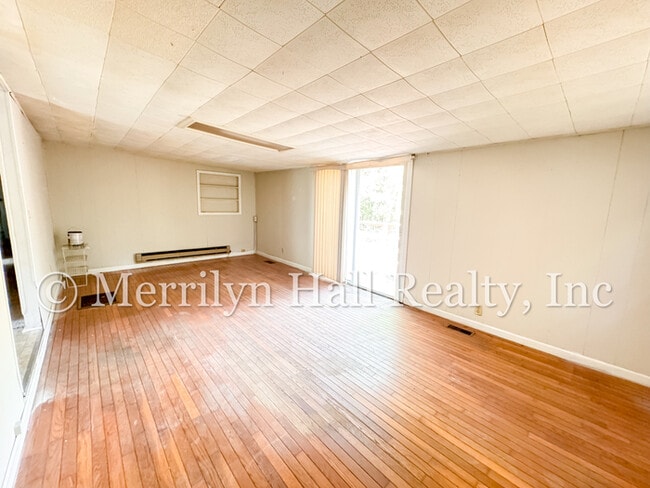 Building Photo - 6201 Old Leesburg Rd