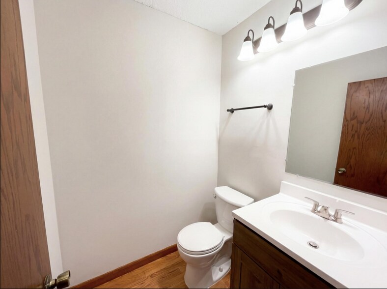 Building Photo - 14012 Underclift St NW