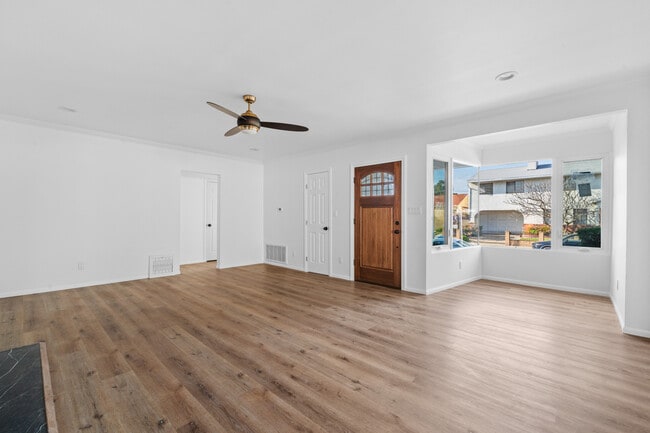 Building Photo - 4538 Orchid Dr