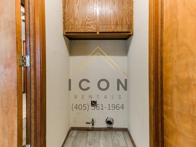 Building Photo - 8804 NW 92nd St