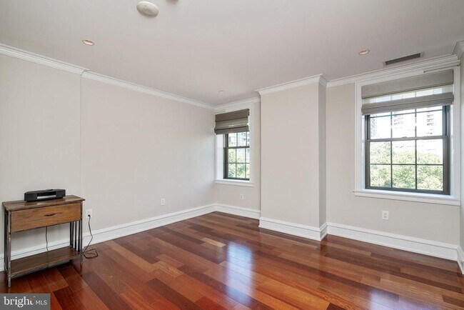 Building Photo - 219 S 18th St