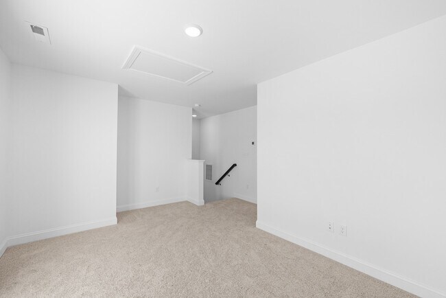 Building Photo - 2910 Kempthorne Rd