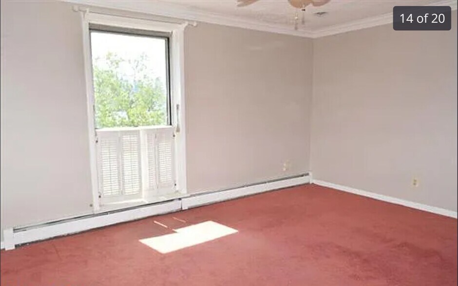 Master Bedroom with NYC View - 5311 Kennedy Blvd E