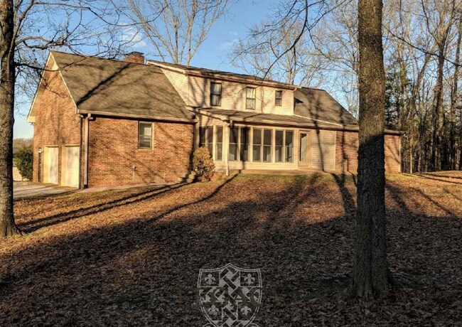 Building Photo - 9919 Maxwell Ln