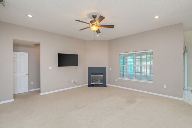 Building Photo - 107 Bay Tree Dr