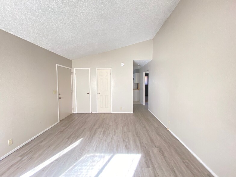 Building Photo - 9630 Hefner Village Blvd