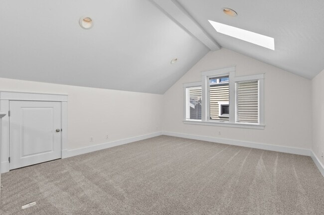 Building Photo - 3Bd/3Ba Seattle Townhouse