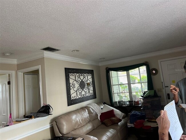 Building Photo - 2833 Orange Tree Cir N