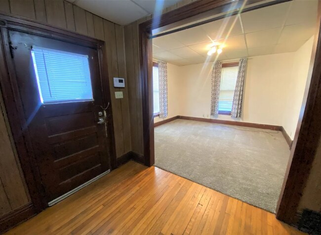 Building Photo - Spring Into A New Home!!!