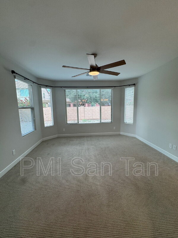 Building Photo - 4350 E Mesquite St