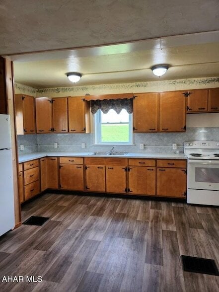 Building Photo - 470 Golden Rule Dr