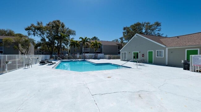 Building Photo - 7298 Ulmerton Rd