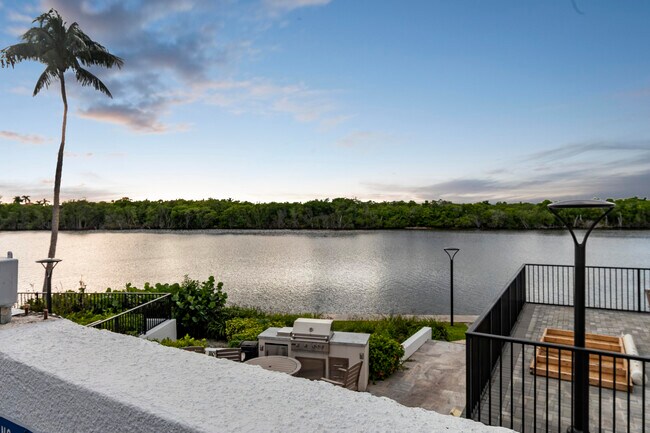 Building Photo - 4750 S Ocean Blvd