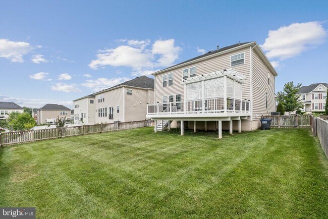 Building Photo - 41741 Stonecutter St
