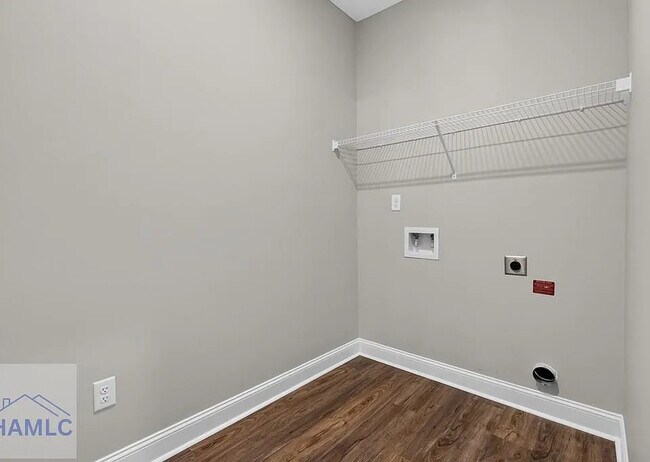 Building Photo - 589 Meloney Dr