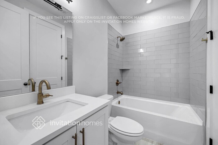Building Photo - 232 Founders Ln
