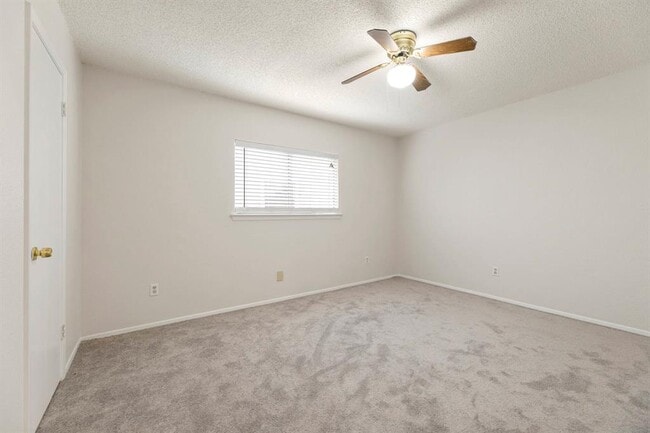 Building Photo - 4401 Molokai Dr