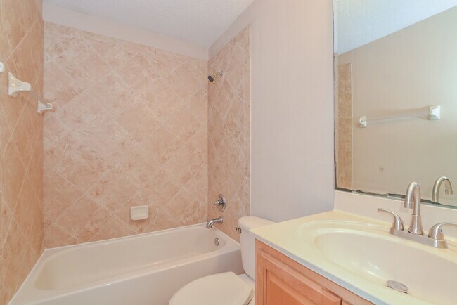 Building Photo - 1239 Juniper Hammock St