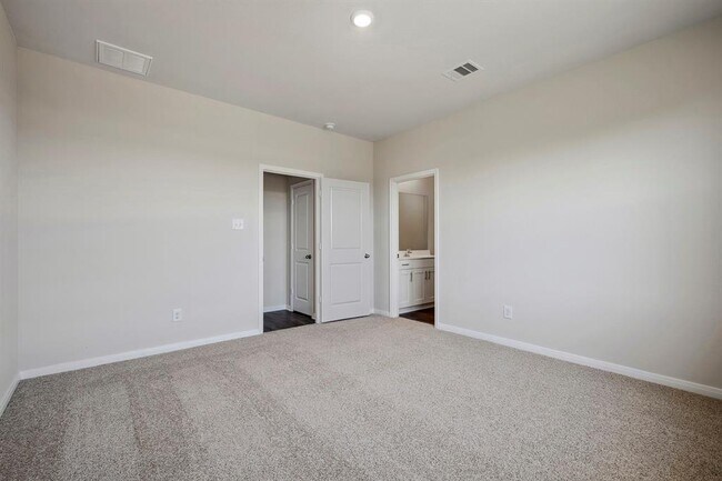 Building Photo - 10415 Red Cardinal Dr
