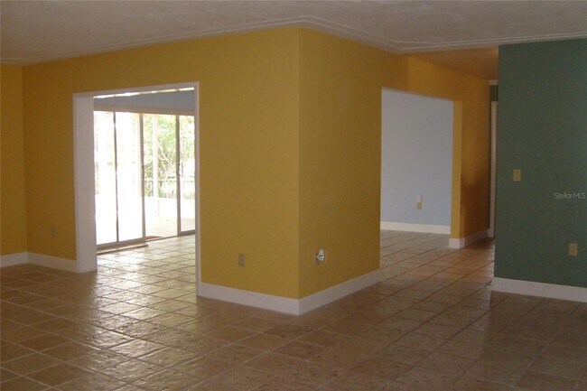 Building Photo - 1876 Mid Ocean Cir