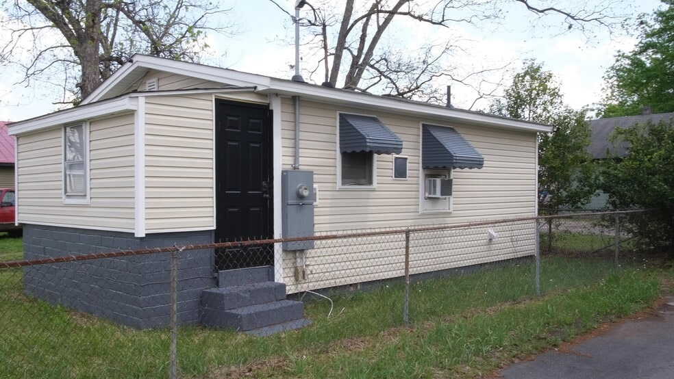 Rear - 1732 Telfair St