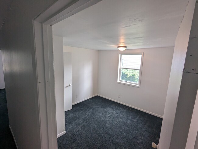 Bedroom 3 - 1613 Iowa Ave