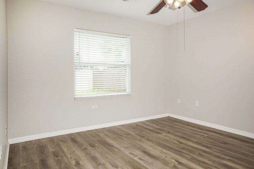 Building Photo - 5146 Old Ashwood Dr