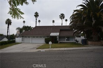Building Photo - 6196 Bluffwood Dr