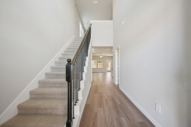 Building Photo - 1412 Bridgestone Dr