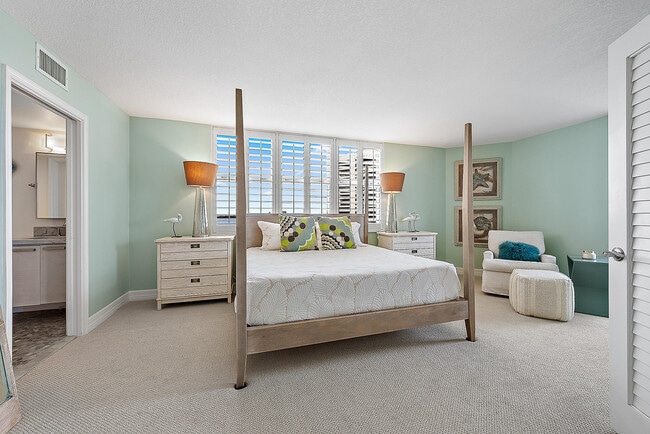 Building Photo - 5200 N Ocean Dr