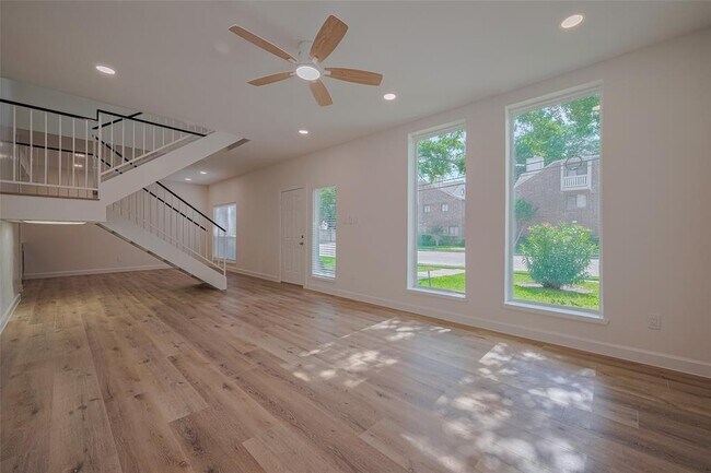 Building Photo - 1115 Augusta Dr
