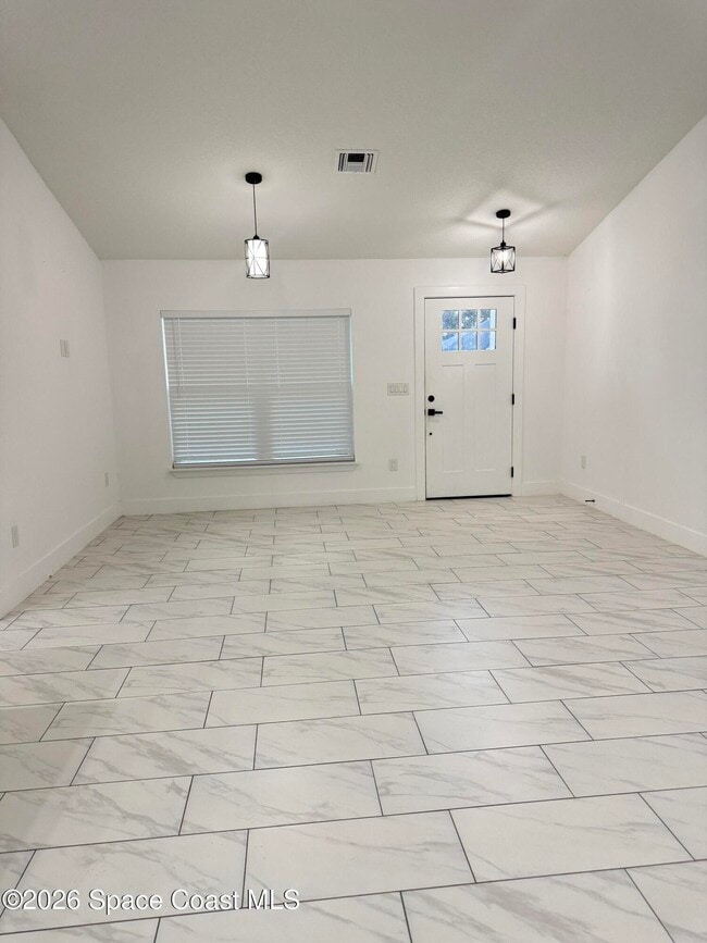 Building Photo - 1013 Hammacher Ave SW