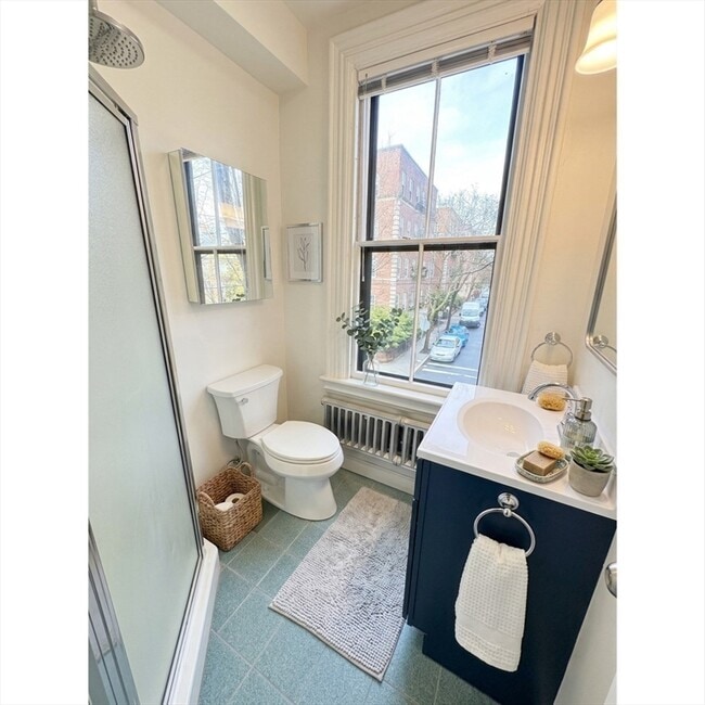 Building Photo - 21 Avon St