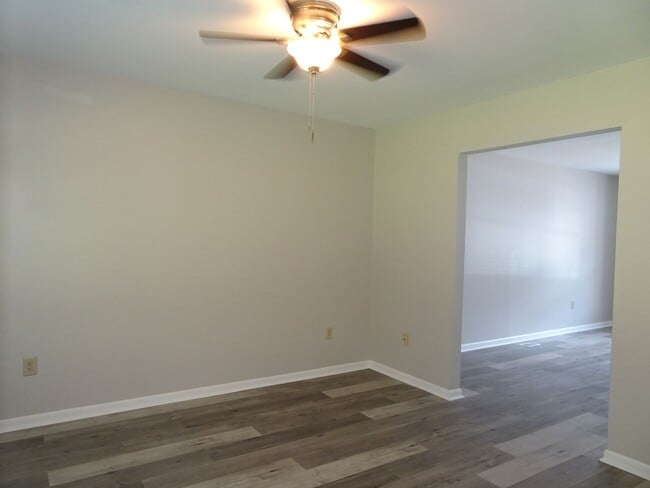 Building Photo - 3 Bedroom 2.5 bath Townhome rental in Rale...
