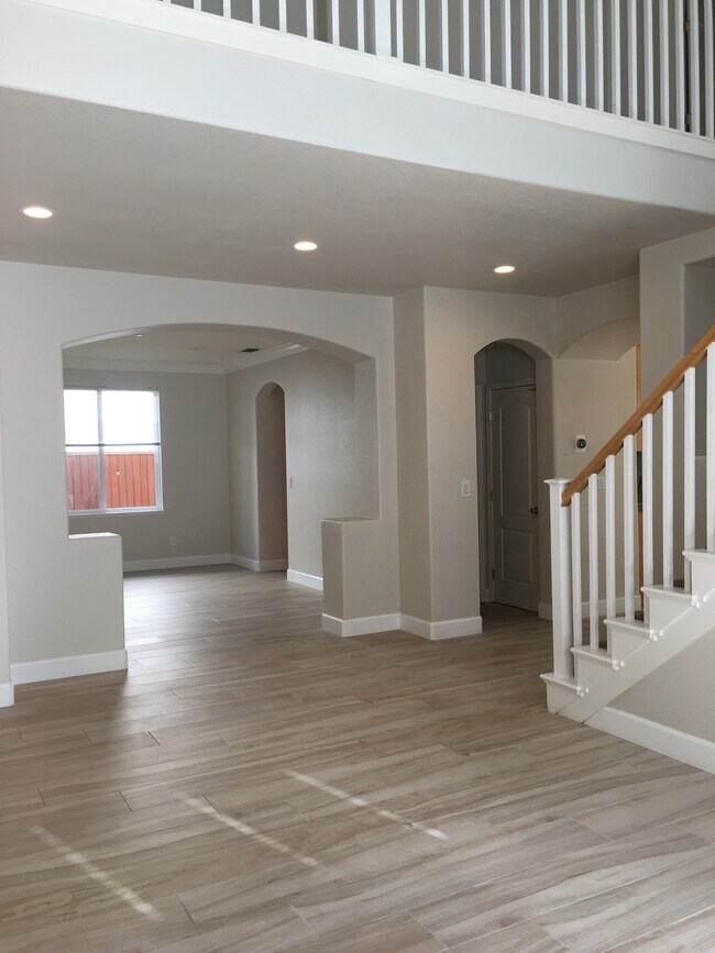 Building Photo - 27 Newport Landing Dr