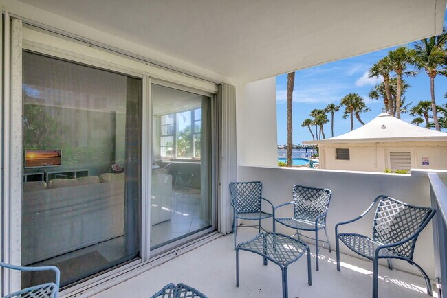 Building Photo - 2800 N Flagler Dr