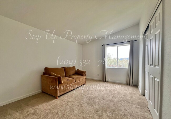 Building Photo - Inviting 2 Bedroom Soulsbyville Home with ...