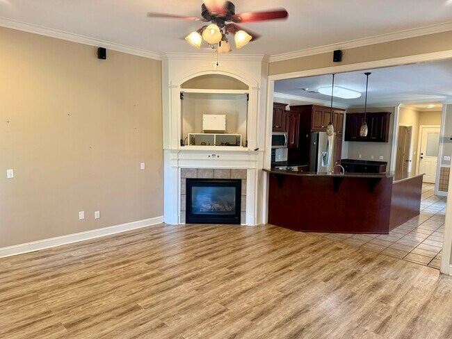Building Photo - 364 Spring Hill Dr