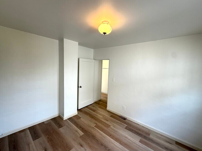 Building Photo - 1246 Pacific Beach Dr