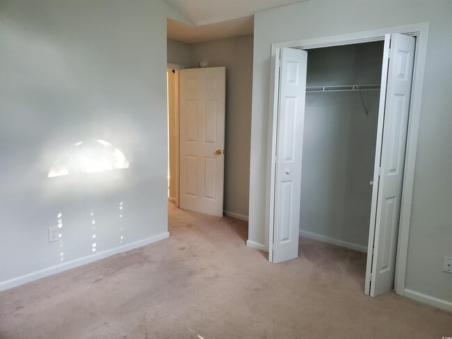 Building Photo - 444 Plover Ln